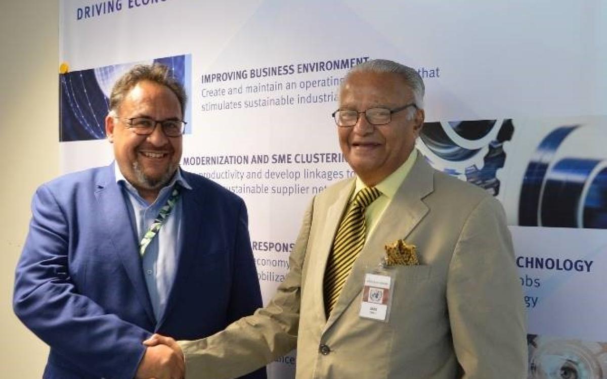 Mr. Calzadilla-Sarmiento meets Mr. Pradeep S Mehta